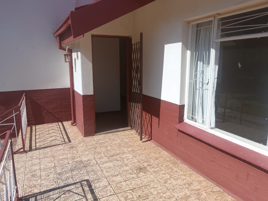 3 Bedroom Property for Sale in Heuwelsig Northern Cape